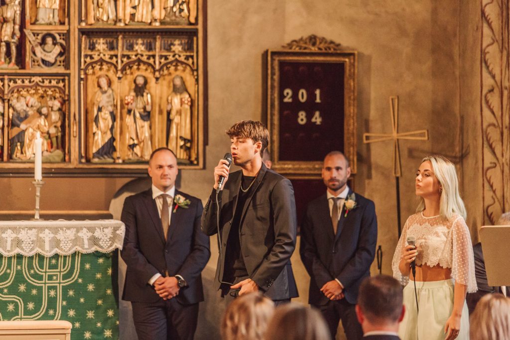 Bröllopsfotograf Täby kyrka